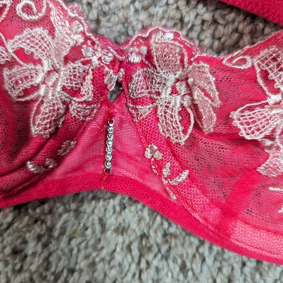 Victoria secret Bright Pink Lace Floral Back Closure Bra Size 32D - Picture 5 of 8